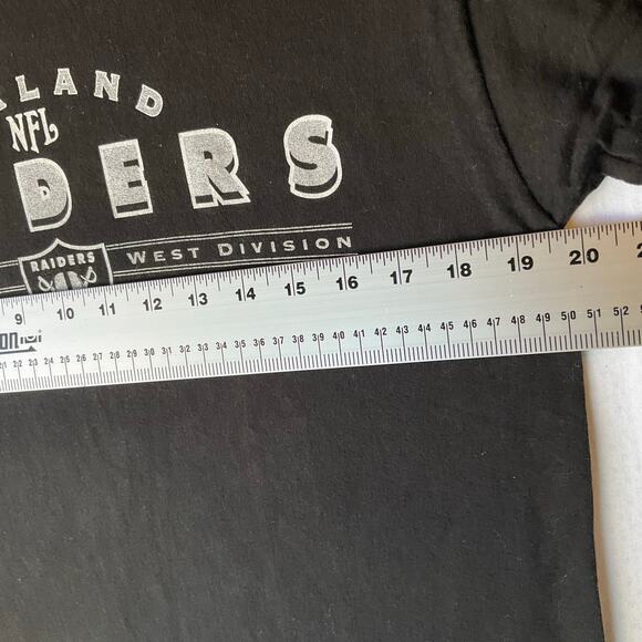 NFL Men T-shirt size M Short Sleeve Oakland Raiders American Football Black - Picture 3 of 8
